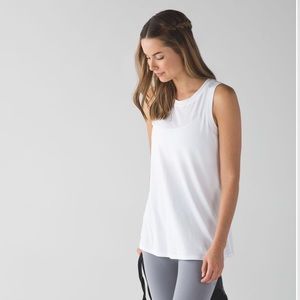 NWT 💞💞 LULULEMON MUSCLE SWING TANK WHT